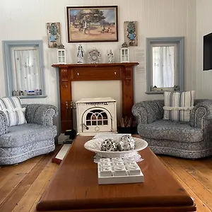  Bed & Breakfast Cherry Blossom