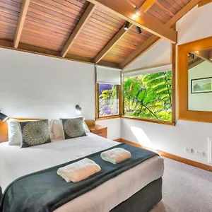 *** Aparthotel The Oasis And Treetop Australia